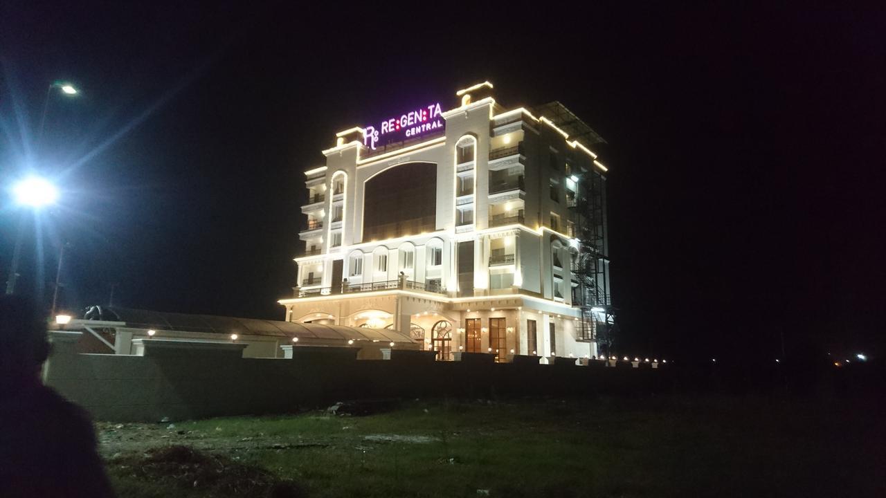 Regenta Central Indore Extérieur photo