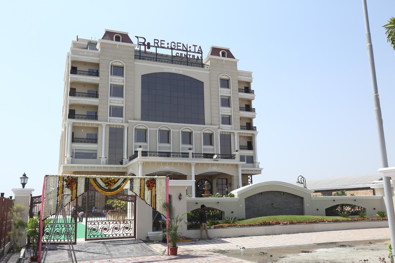 Regenta Central Indore Extérieur photo