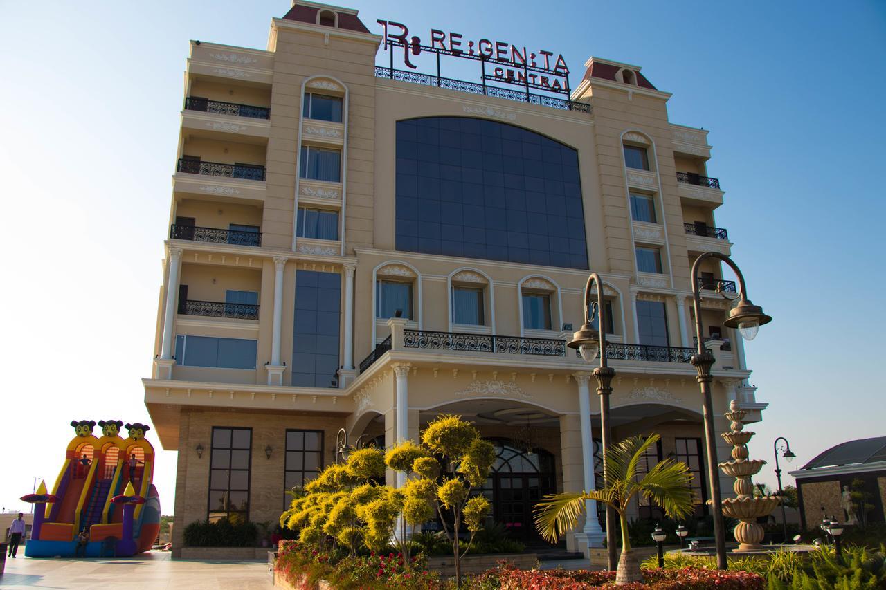 Regenta Central Indore Extérieur photo