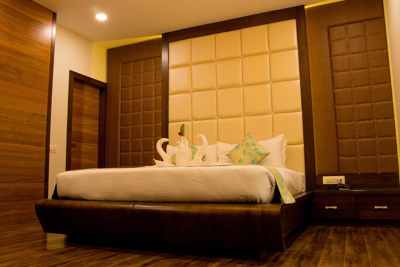 Regenta Central Indore Extérieur photo